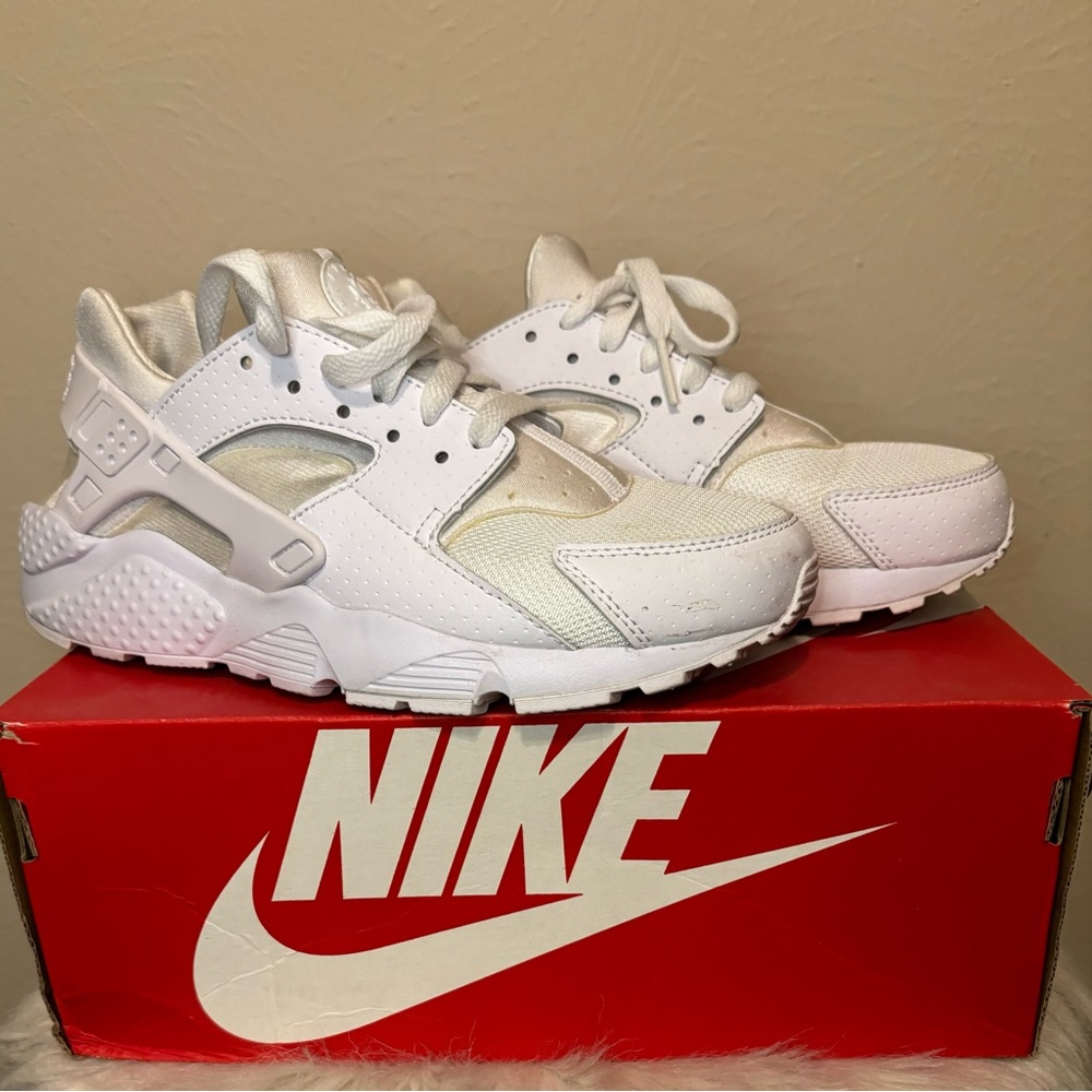 Nike Huarache Run size 6.5 slightly worn